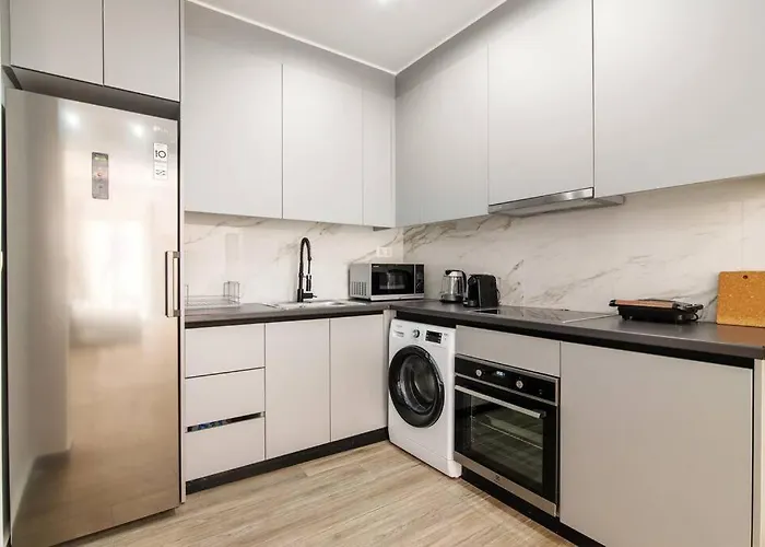 Charming Apartment With An Athenian Feel In Psyri