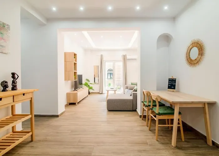 Charming Apartment With An Athenian Feel In Psyri