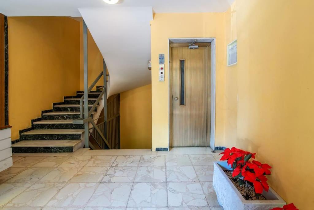 Charming With An Athenian Feel In Psyri Apartment
