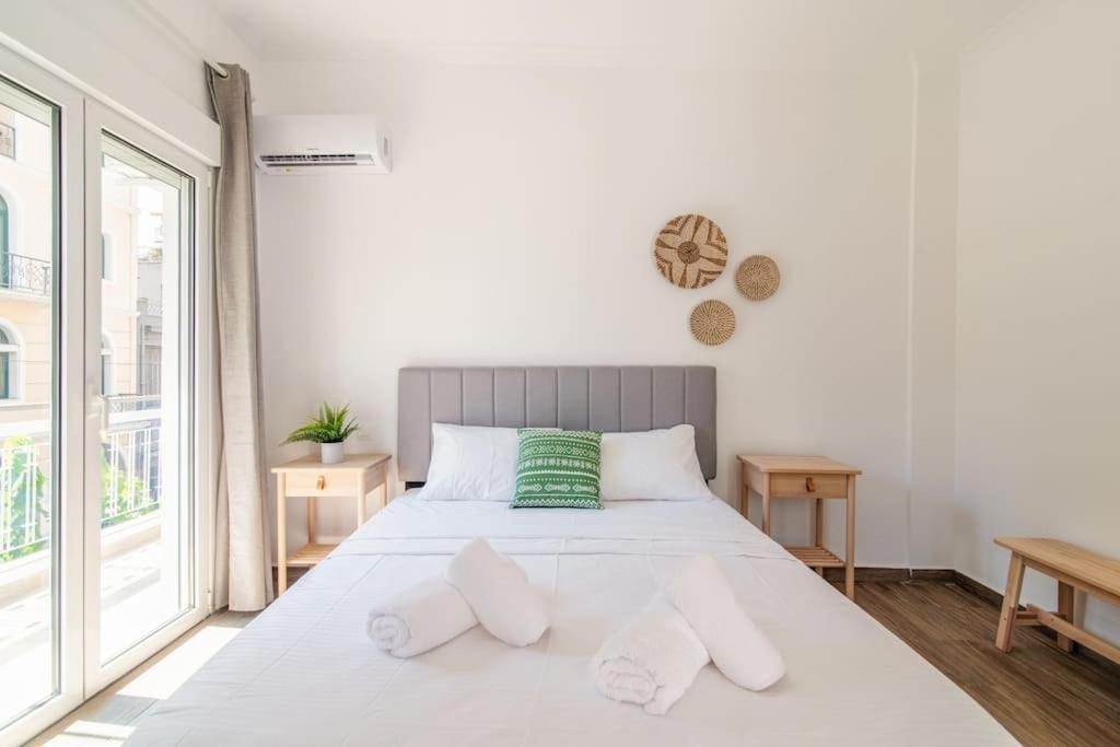 Charming With An Athenian Feel In Psyri *