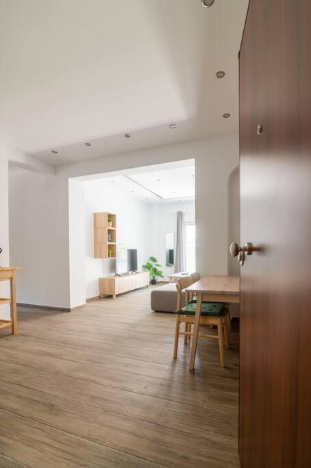 Charming With An Athenian Feel In Psyri Apartment